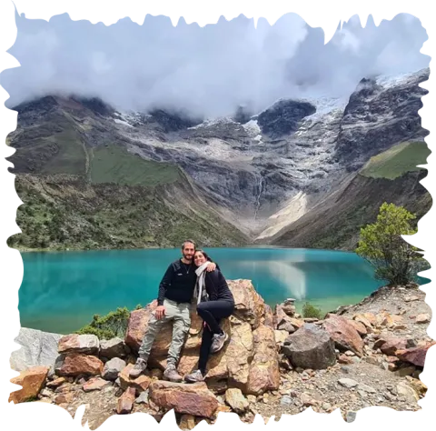 Turistas en Laguna Humantay | Peruvian Trek Expeditions