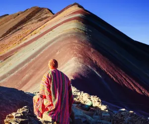 Contemplación en la Montaña de los Siete Colores | Peruvian Trek Expeditions